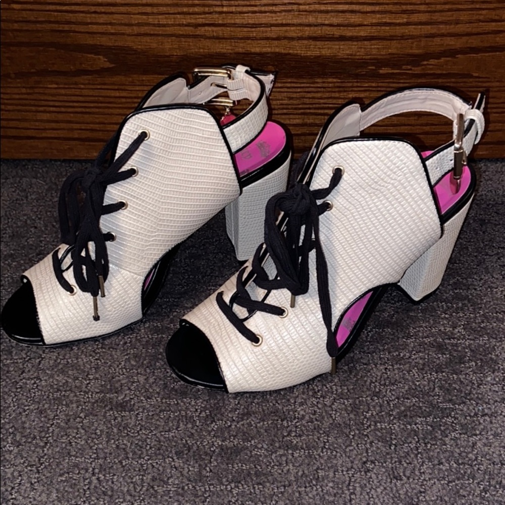 Brand new Juicy Couture wedges 👠 ❗️ - Picture 2 of 5